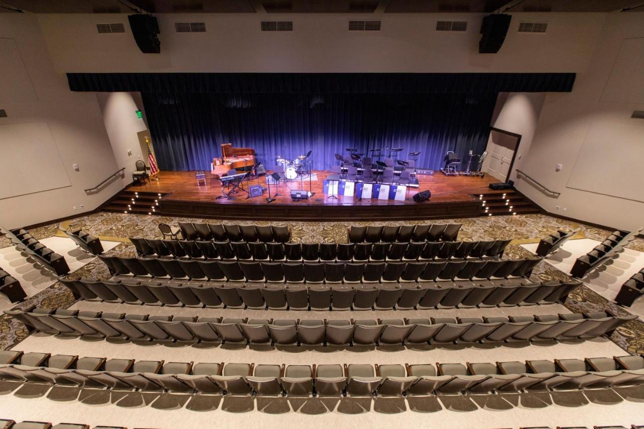 Hillsdale College Dow Hotel And Conference Center Extérieur photo